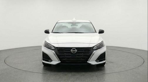 Glacier White 2025 Nissan Altima SV FWD