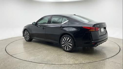 Super Black 2025 Nissan Altima SV FWD