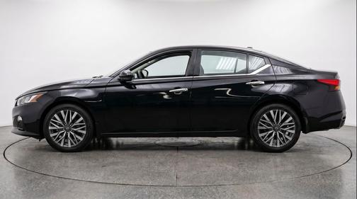 Super Black 2025 Nissan Altima SV FWD