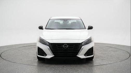 Glacier White 2025 Nissan Altima SV FWD