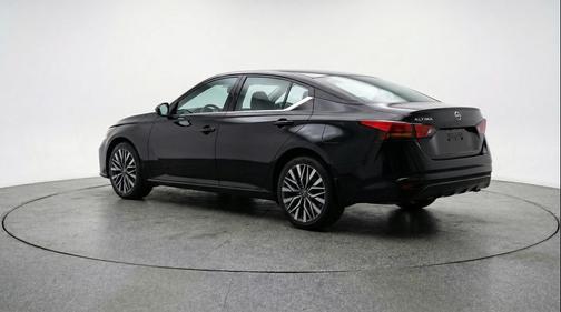 Super Black 2025 Nissan Altima SV FWD