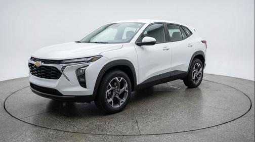Summit White 2025 Chevrolet Trax LT