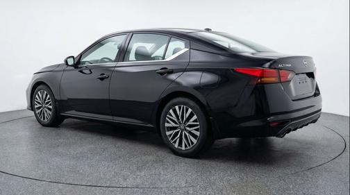 Super Black 2025 Nissan Altima SV FWD