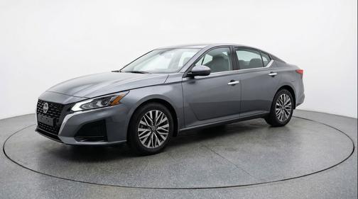 Gun Metallic 2025 Nissan Altima SV FWD
