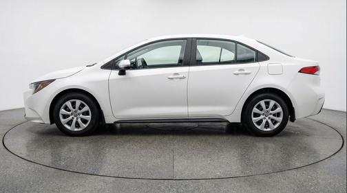 Ice Cap 2025 Toyota Corolla LE
