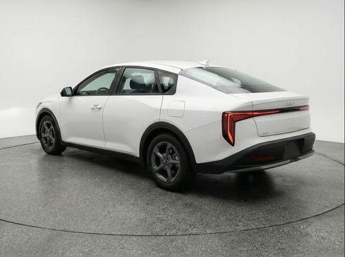 Snow White Pearl 2025 Kia K4 LXS