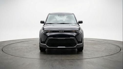 Fusion Black 2025 Kia Soul LX