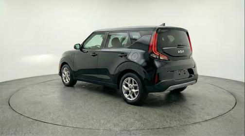 Fusion Black 2025 Kia Soul LX
