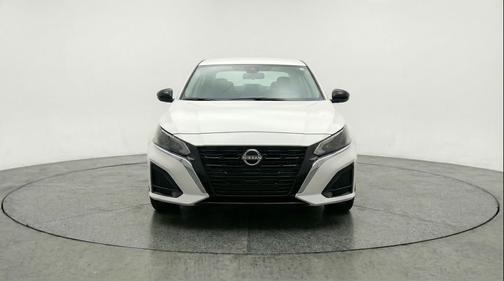 Glacier White 2025 Nissan Altima SV FWD