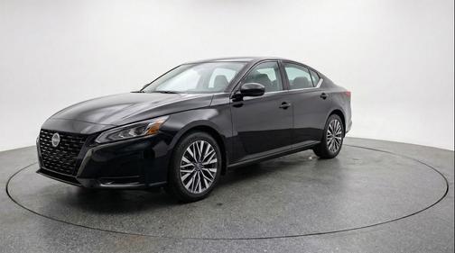 Super Black 2025 Nissan Altima SV FWD