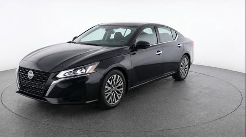 Super Black 2025 Nissan Altima SV FWD