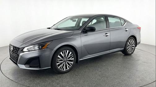Gun Metallic 2025 Nissan Altima SV FWD
