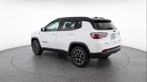 Bright White Clearcoat 2025 Jeep Compass Trailhawk