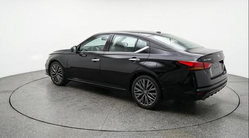 Super Black 2025 Nissan Altima SV FWD