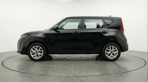Fusion Black 2025 Kia Soul LX