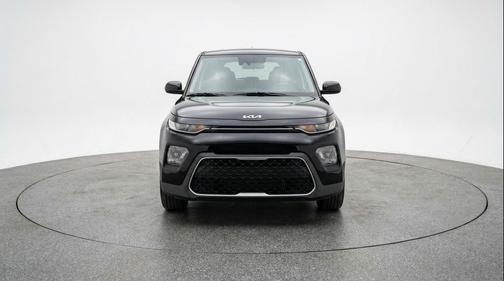 Fusion Black 2025 Kia Soul LX