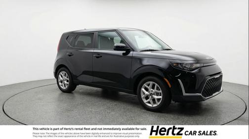 Fusion Black 2025 Kia Soul LX