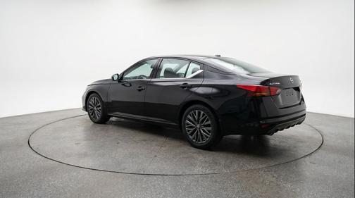 Super Black 2025 Nissan Altima SV FWD
