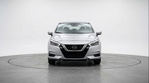 Brilliant Silver Metallic 2025 Nissan Versa 1.6 SV