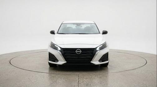 Glacier White 2025 Nissan Altima SV FWD