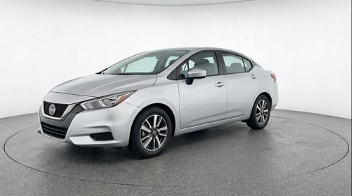 Brilliant Silver Metallic 2025 Nissan Versa 1.6 SV