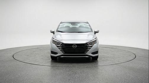 Brilliant Silver Metallic 2025 Nissan Versa 1.6 SV