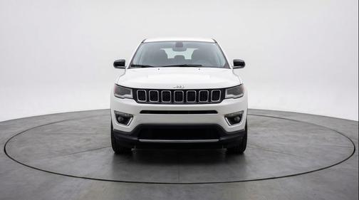 Bright White Clearcoat 2025 Jeep Compass Latitude