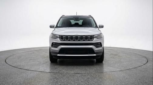 Silver Zynith Metallic Clearcoat 2025 Jeep Compass Limited