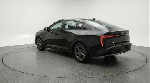 Aurora Black Pearl 2025 Kia K4 LXS