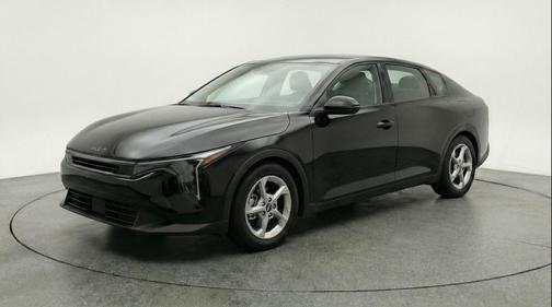 Aurora Black Pearl 2025 Kia K4 LXS
