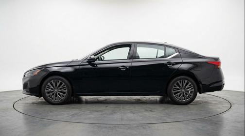 Super Black 2025 Nissan Altima SV FWD