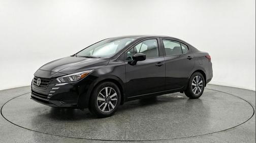 Super Black 2025 Nissan Versa 1.6 SV