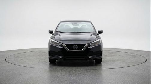 Super Black 2025 Nissan Versa 1.6 SV