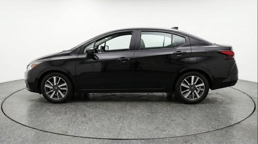 Super Black 2025 Nissan Versa 1.6 SV