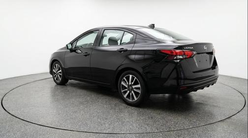 Super Black 2025 Nissan Versa 1.6 SV