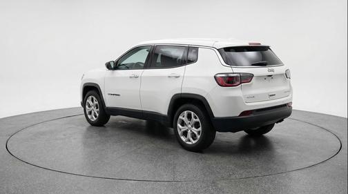 Bright White Clearcoat 2025 Jeep Compass Latitude