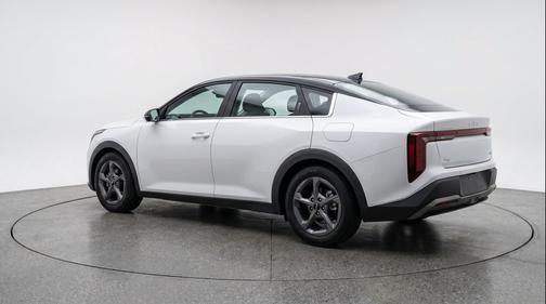 Snow White Pearl 2025 Kia K4 LXS