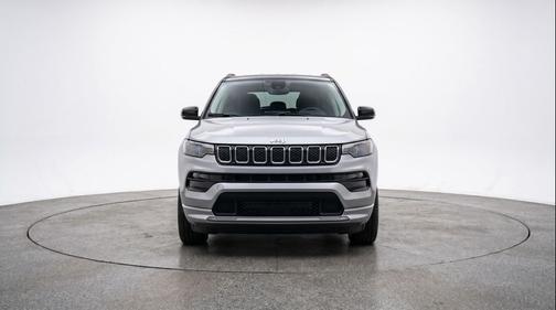 Silver Zynith Metallic Clearcoat 2025 Jeep Compass Limited