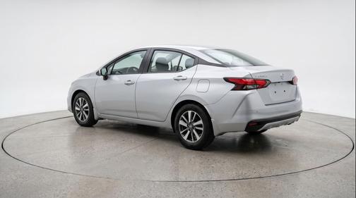 Brilliant Silver Metallic 2025 Nissan Versa 1.6 SV