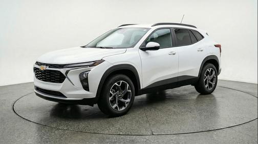 Summit White 2025 Chevrolet Trax LT