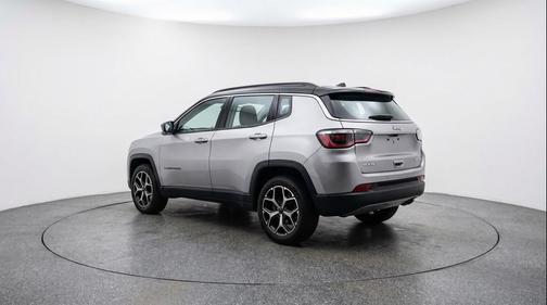 Silver Zynith Metallic Clearcoat 2025 Jeep Compass Limited