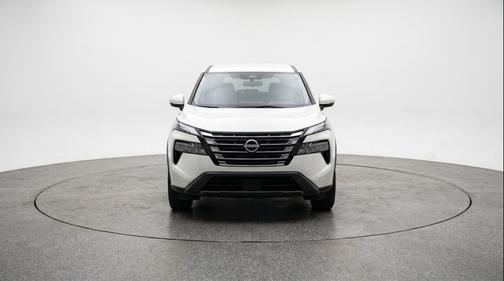 Everest White Pearl Tricoat 2025 Nissan Rogue SV