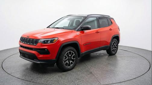 Red Hot Pearlcoat 2025 Jeep Compass Trailhawk