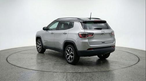 Silver Zynith Metallic Clearcoat 2025 Jeep Compass Limited