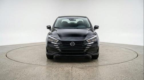 Super Black 2025 Nissan Versa 1.6 SV