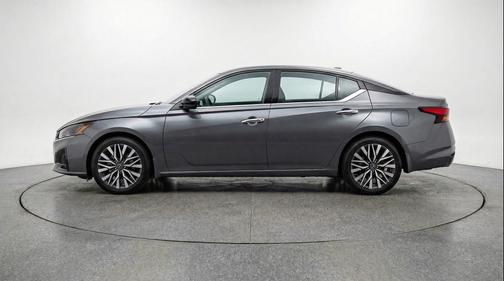 Gun Metallic 2025 Nissan Altima SV FWD