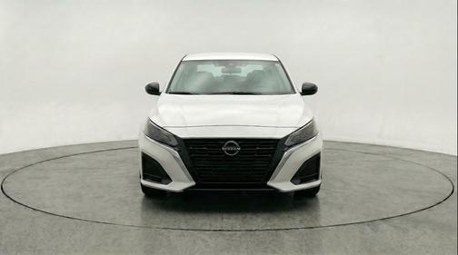 Glacier White 2025 Nissan Altima SV FWD