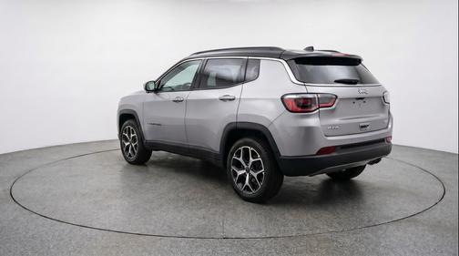 Silver Zynith Metallic Clearcoat 2025 Jeep Compass Limited