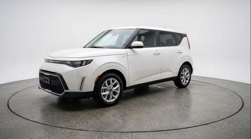 Snow White Pearl 2025 Kia Soul LX