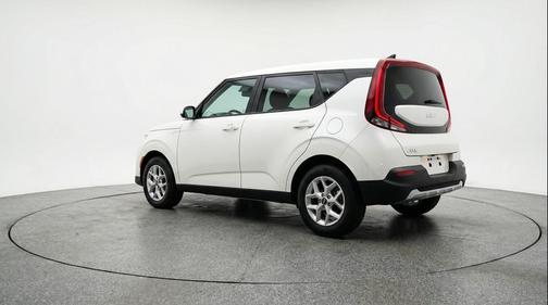 Snow White Pearl 2025 Kia Soul LX